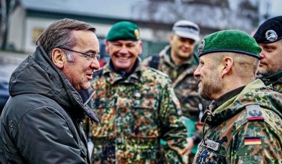 Mega-Geschenk für Bundeswehr-Soldaten in Litauen