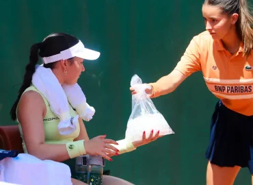 Deutscher Tennisprofi kämpft gegen die Hitze bei den French Open