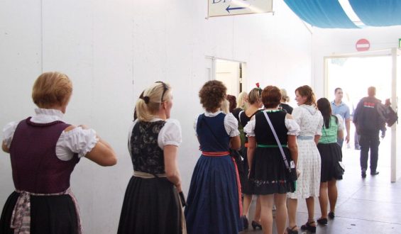Grünen in Bayern kämpfen für Gleichberechtigung bei Toiletten