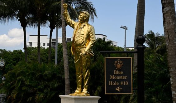 Kontroverse um goldene Trump-Statue in Florida