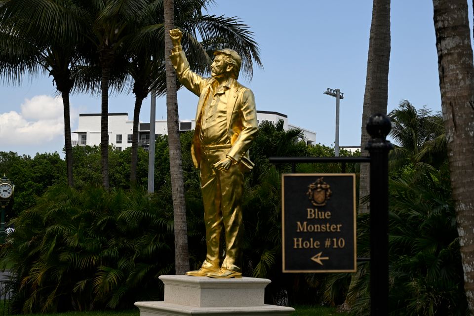 Kontroverse um goldene Trump-Statue in Florida