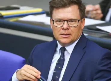 Umweltminister kündigt Verbot von Einweg-Vapes an