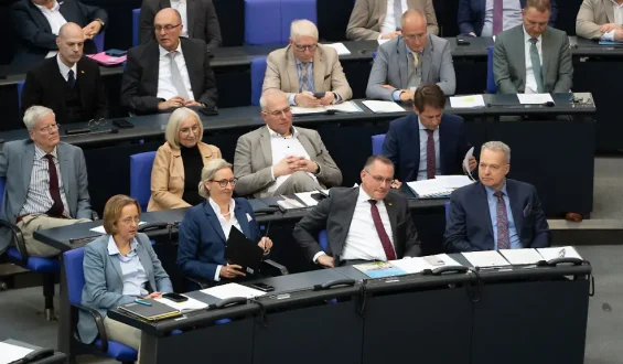 Experte beobachtet wachsende AfD-Wählerbereitschaft trotz steigender Rechtsextremismus-Vorwürfe