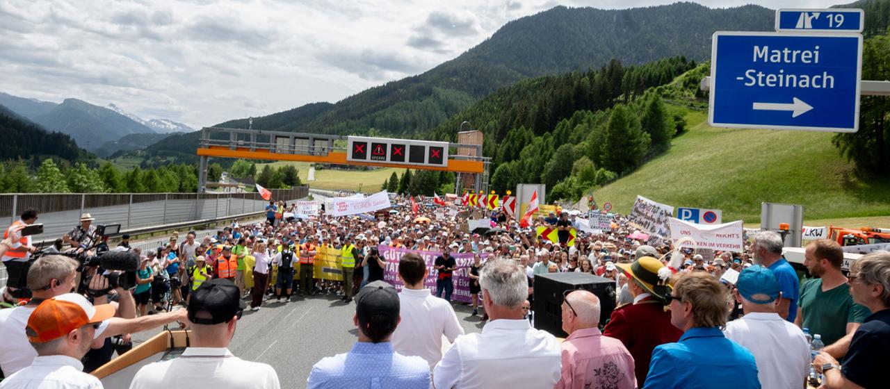 Protest am Brenner: Überforderung durch Verkehr und Lärm