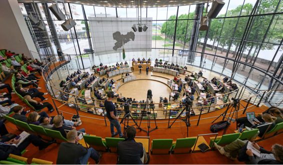 Antrag der Grünen dank Unterstützung von AfD und BSW angenommen
