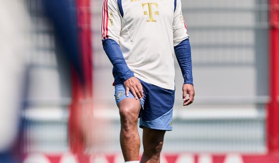 Bayern-Trainer Vincent Kompany ändert Reiseplan nach Wolfsburg