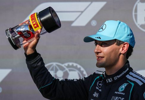 Russell siegt im hitzigen Duell beim Sprintrennen in Montréal