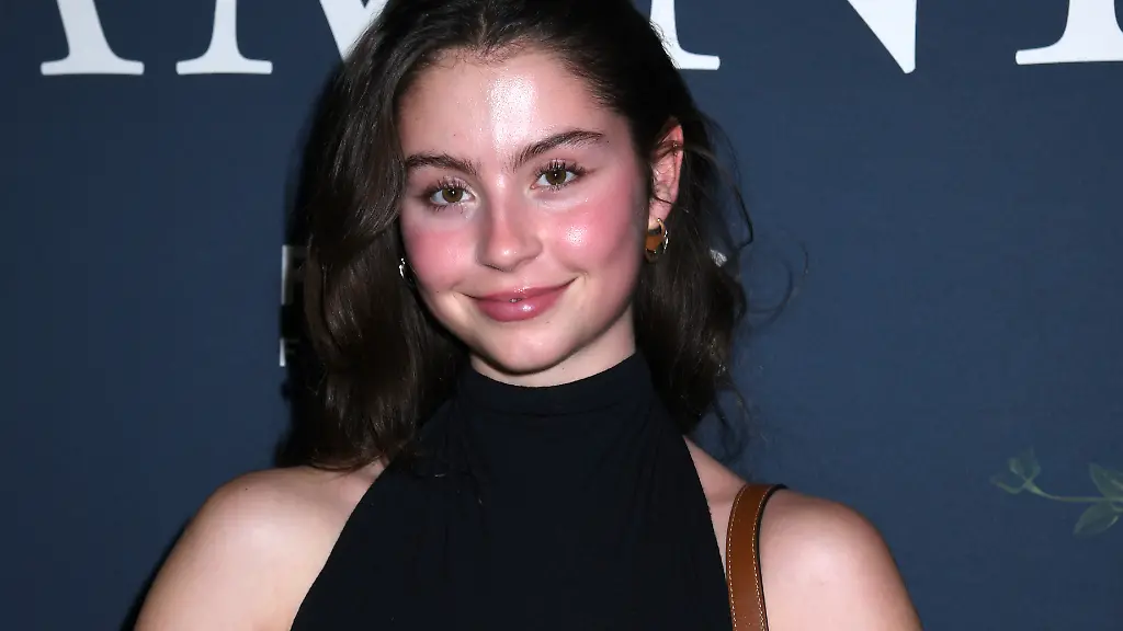 Carys Zeta Douglas feiert Bühnenpremiere