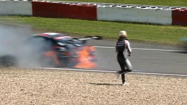 Schock beim 24-Stunden-Rennen am Nürburgring: Fahrer entgeht schwerem Unfall