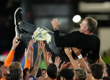 Flick verlängert beim FC Barcelona bis 2028