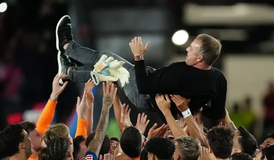 Flick verlängert beim FC Barcelona bis 2028