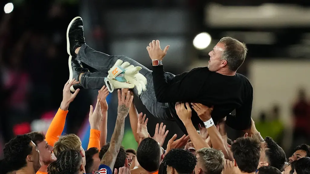 Flick verlängert beim FC Barcelona bis 2028
