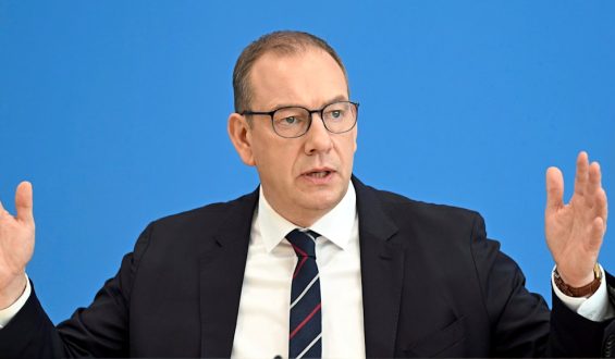 Wehrpflicht-Debatte: Bußgeld als letztes Mittel bei verweigerter Antwort