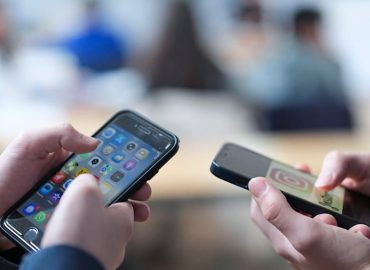 Klage wegen psychischer Abhängigkeit – Meta und Co. zahlen Millionen