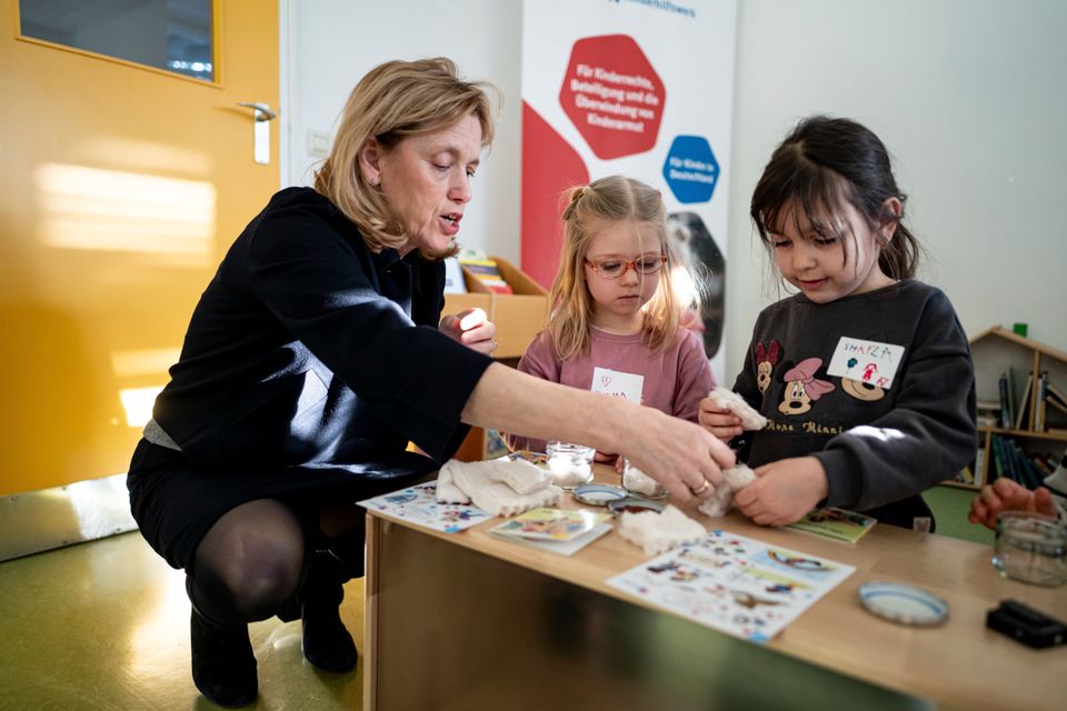 Kontroversen Über Elterngeld-Einsparungen