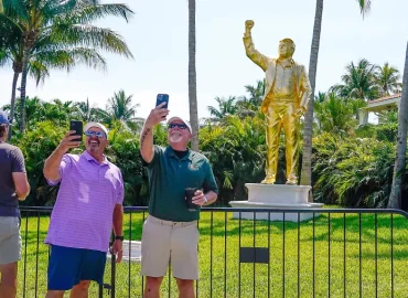 US-Pastor verteidigt Segnung der Trump-Statue