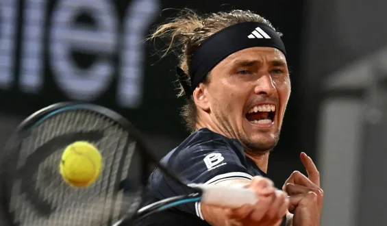 Zverev erreicht Achtelfinale in Paris