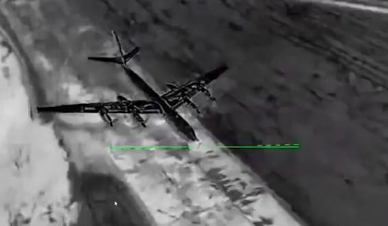 Ukraine zerstört russische Flugzeuge weit hinter der Front
