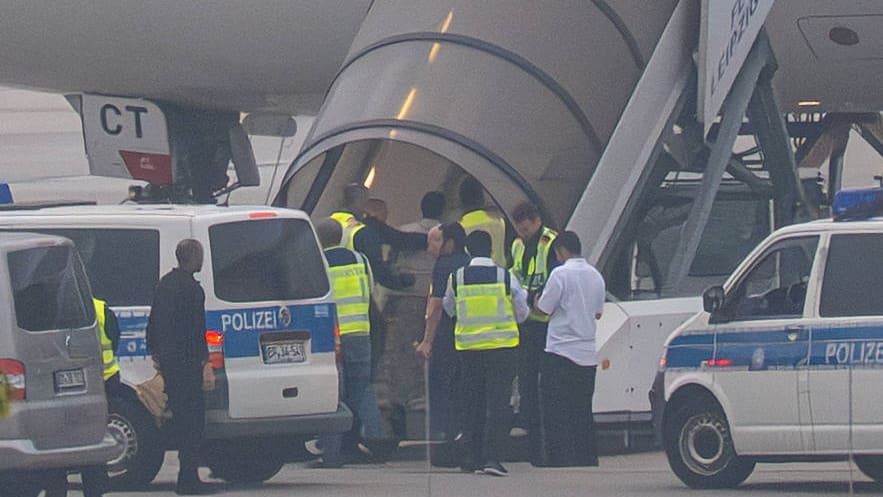 Kosten und Aufwand beim Abschiebeflug nach Afghanistan