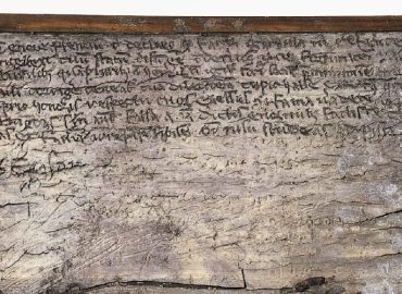 Archäologen finden mittelalterliches Notizbuch in Latrine