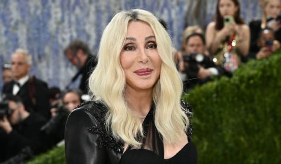 80 Jahre Cher: Der Einfluss von „Believe“ auf die Musikgeschichte