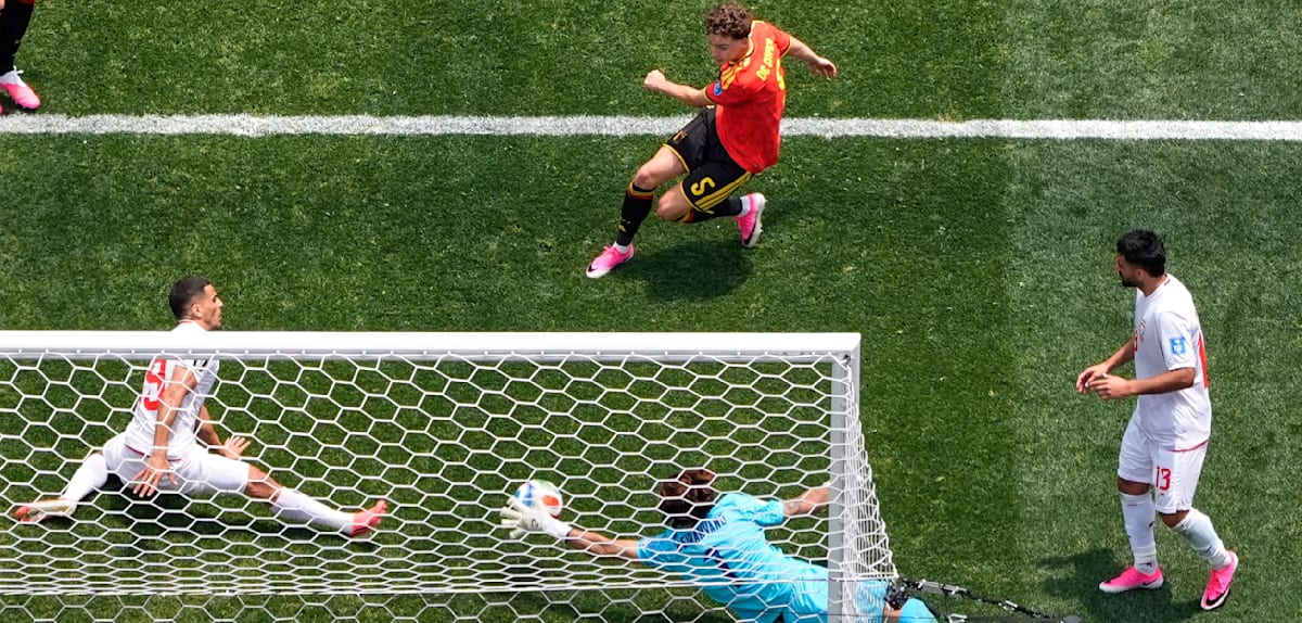 Belgien scheitert an Irans Torwart Beiranvand