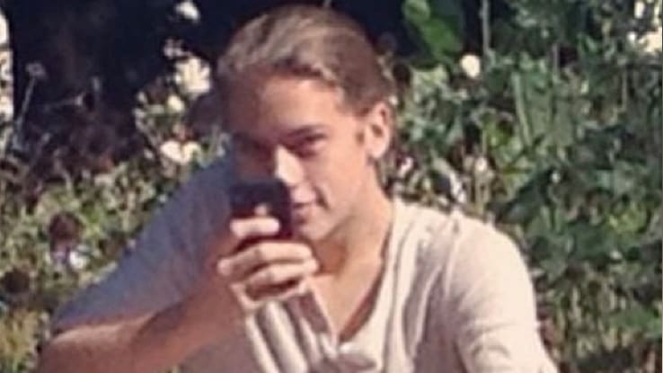 Disney-Star Cole Sprouse kontert Fan-Paparazzi