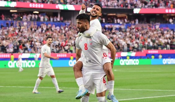 Emotionen und Politik beim WM-Spiel Iran gegen Neuseeland