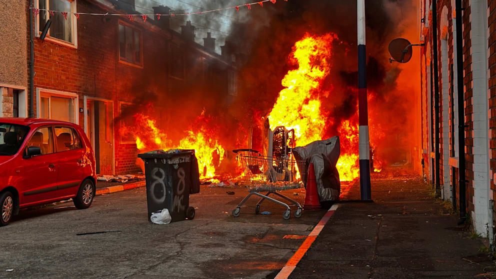 Belfast in Unruhe nach Messerattacke