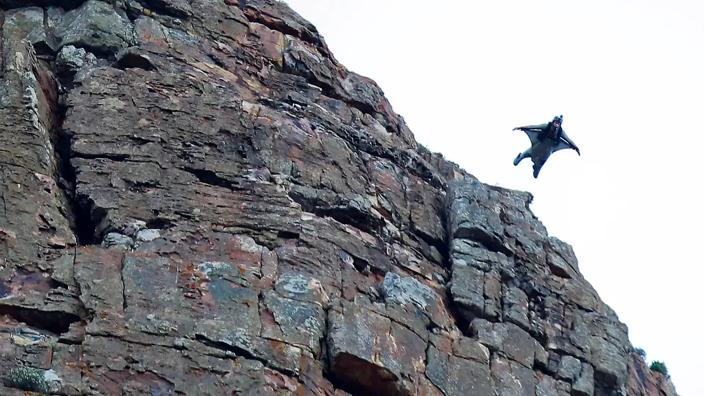 Deutscher stirbt nach Wingsuit-Sprung in den Schweizer Alpen