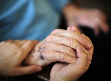Debatte über höhere Beiträge für Kinderlose in der Pflegeversicherung