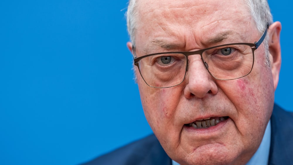 „Rote Linien“ statt strikter Brandmauer – Steinbrück für neuen Umgang mit AfD