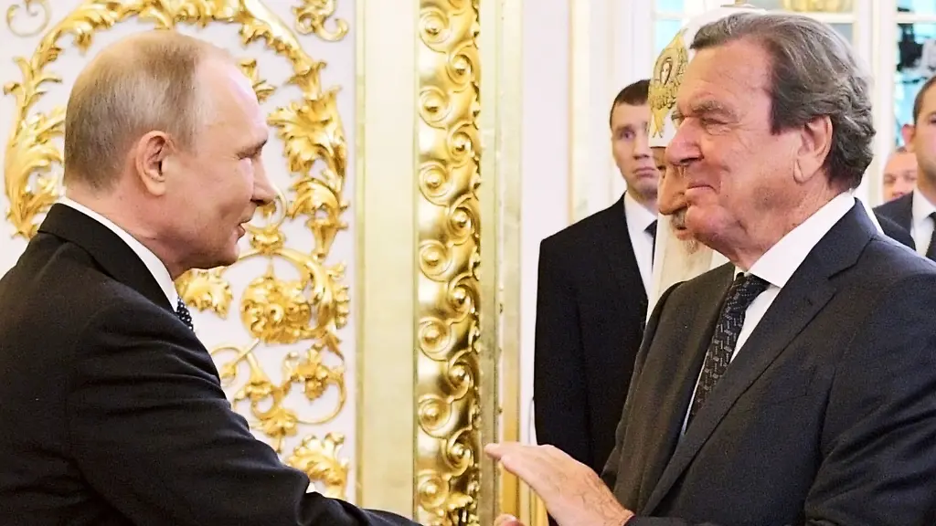 Putin und Schröder treffen sich in Moskau