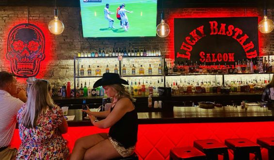 Fußball-WM in Nashville: Geringe Begeisterung im Lucky Bastard Saloon