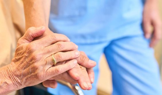 Gesundheitsökonom Heinz Rothgang zur Pflegereform