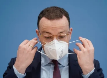 Corona-Maskenstreit: Millionenklage gegen den Bund