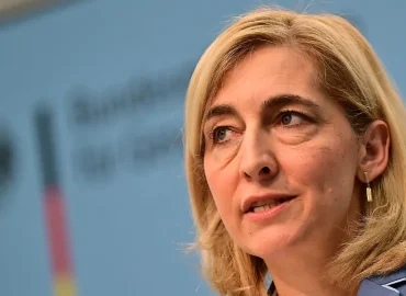 Warken verteidigt Pläne für Anpassung der Pflegekosten-Regelung