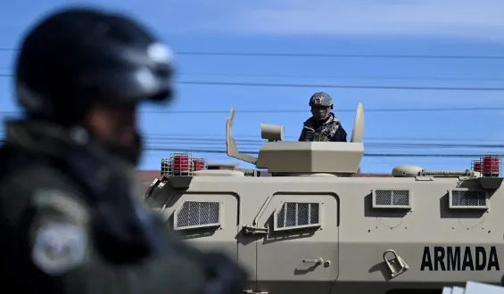 Militärflugzeugabsturz in Bolivien während anhaltender Proteste