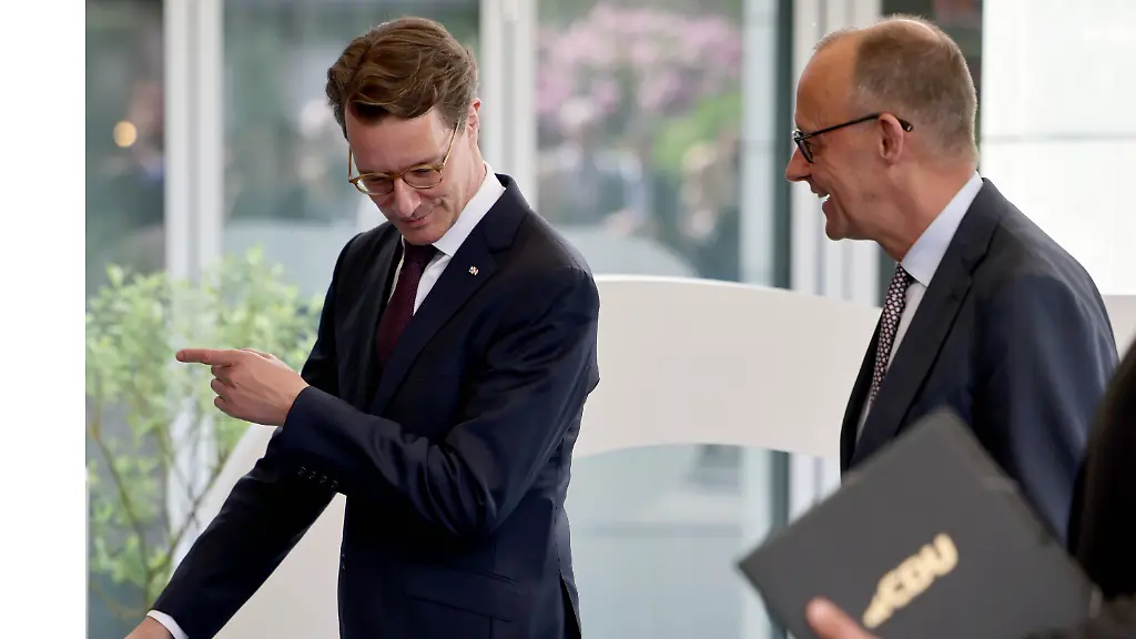 Merz dankt der NRW-Regierung, Wüst weist Spekulationen über Kanzlertausch zurück