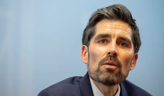 Diskussion um Wohngeld-Kürzungen: SPD-Minister Teuber widerspricht