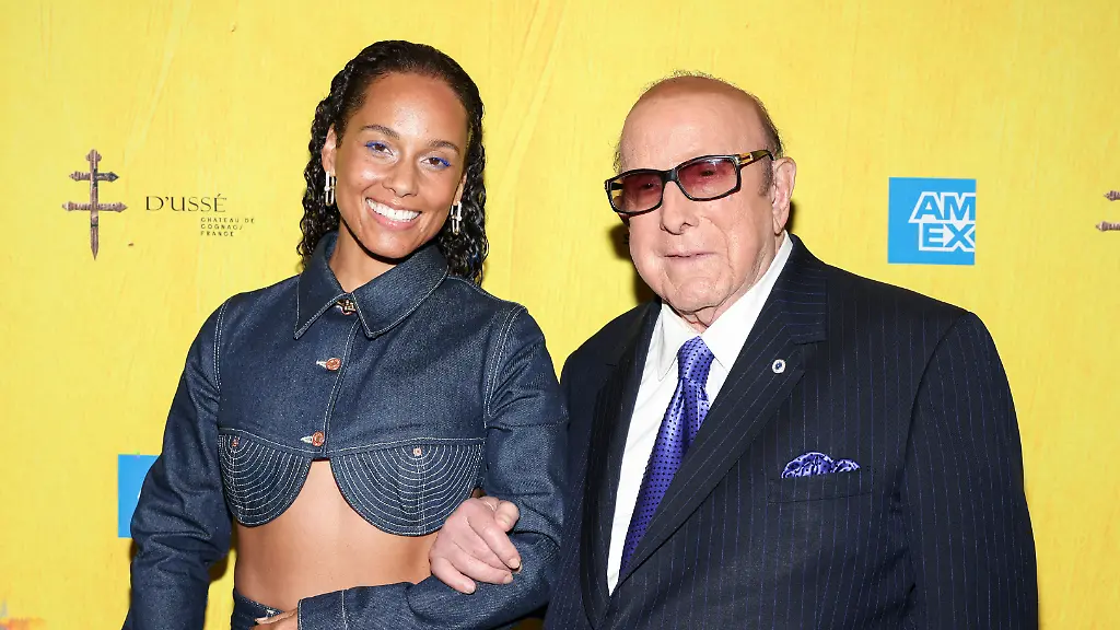 Alicia Keys verabschiedet sich bewegend von Clive Davis