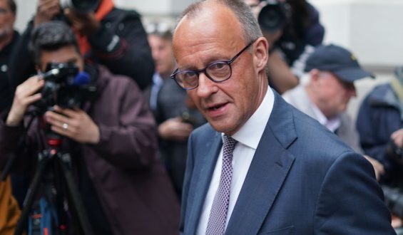 Prominente im Fokus: Kerkelings Präsidentschaftshoffnungen und mehr