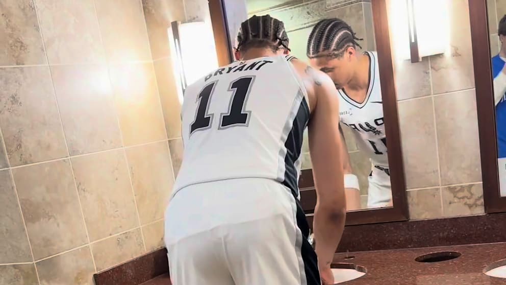 NBA-Star Carter Bryant überrascht Fans auf öffentlicher Toilette