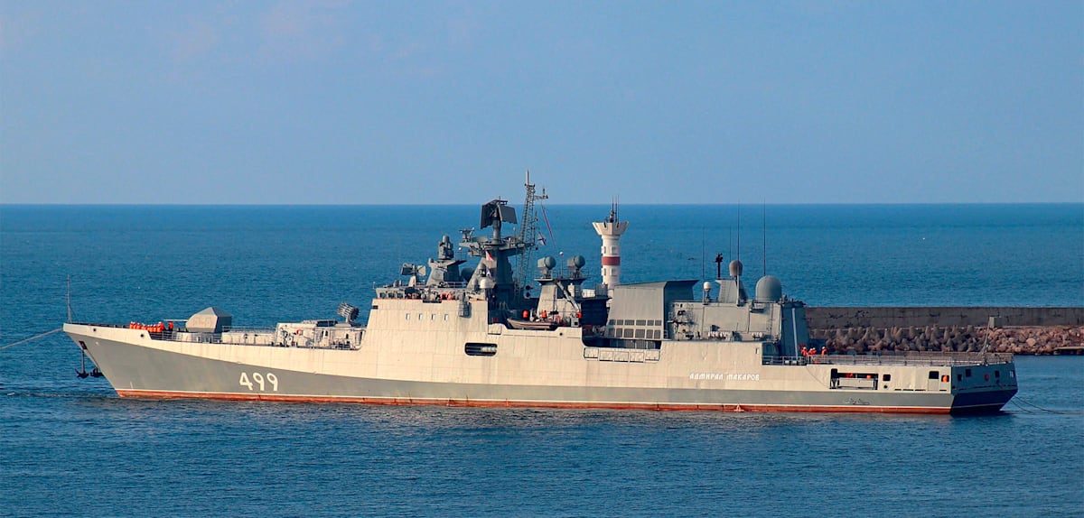 Russische Fregatte gibt Warnschüsse auf britische Yacht ab