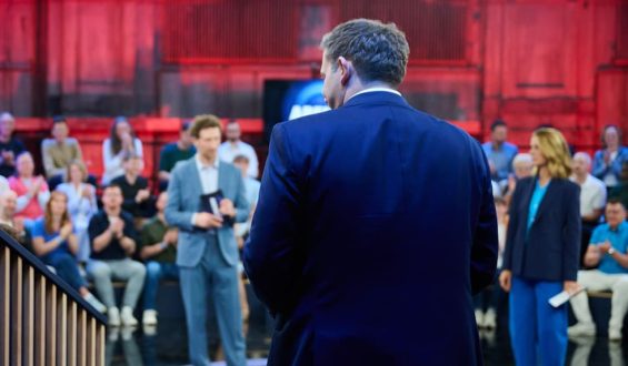 Klingbeil stellt sich in ARD-Arena den Fragen der Bürger