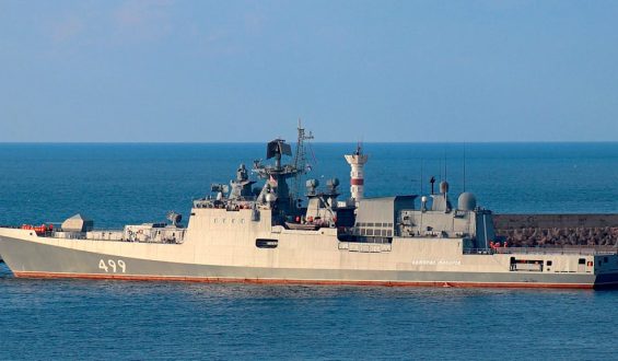 Russisches Kriegsschiff feuert auf britische Yacht im Ärmelkanal