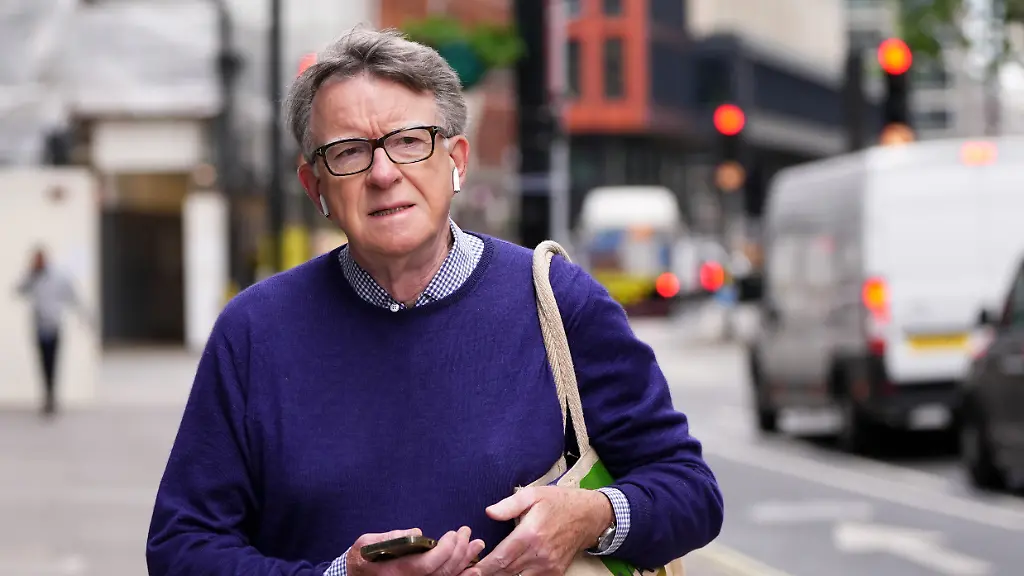 Druck auf britische Regierung durch Mandelson-Affäre