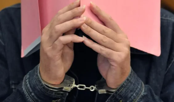 Lebenslange Haft für “Maskenmann” in Frankreich
