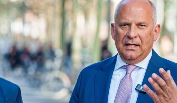 SPD-Innenminister will Abschiebungen straffälliger Flüchtlinge erleichtern
