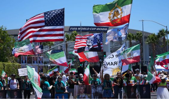 Proteste bei Iran-Spiel: Reaktion des Regimes auf Fanausdrücke